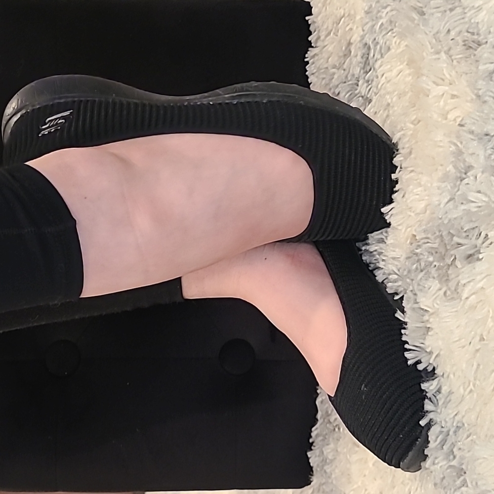 Black Sketchers Slip-Ons